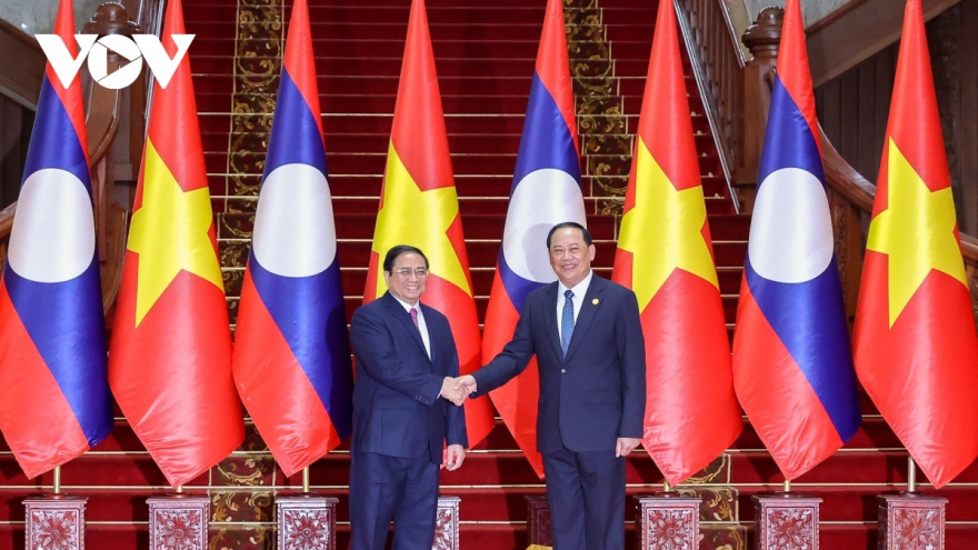 Vietnam, Laos determined to boost special solidarity and all-around cooperation